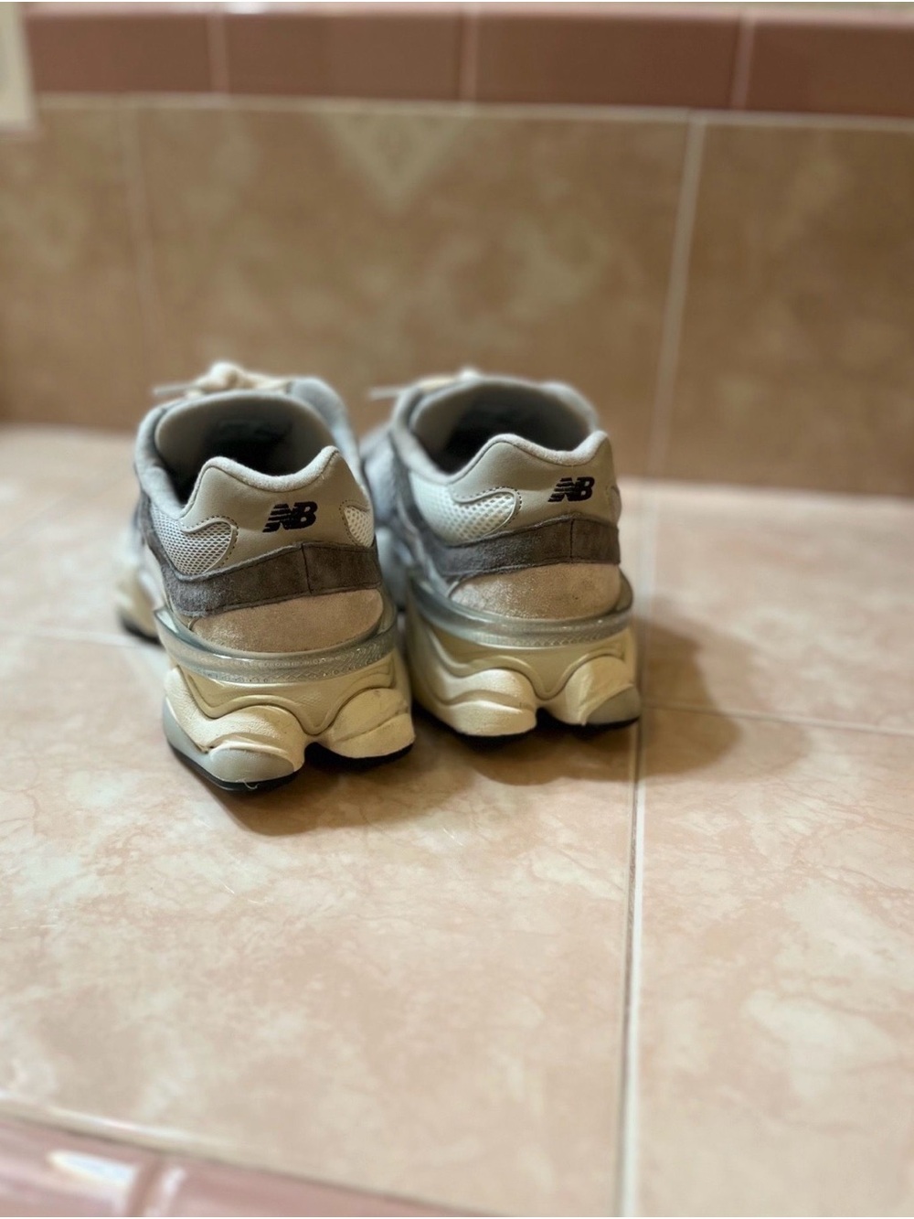 New Balance Women’s' Gray and White Mesh Sneakers - Picture 4 of 7